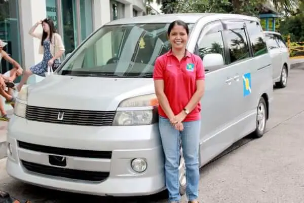 cheryl photo van1 600x400